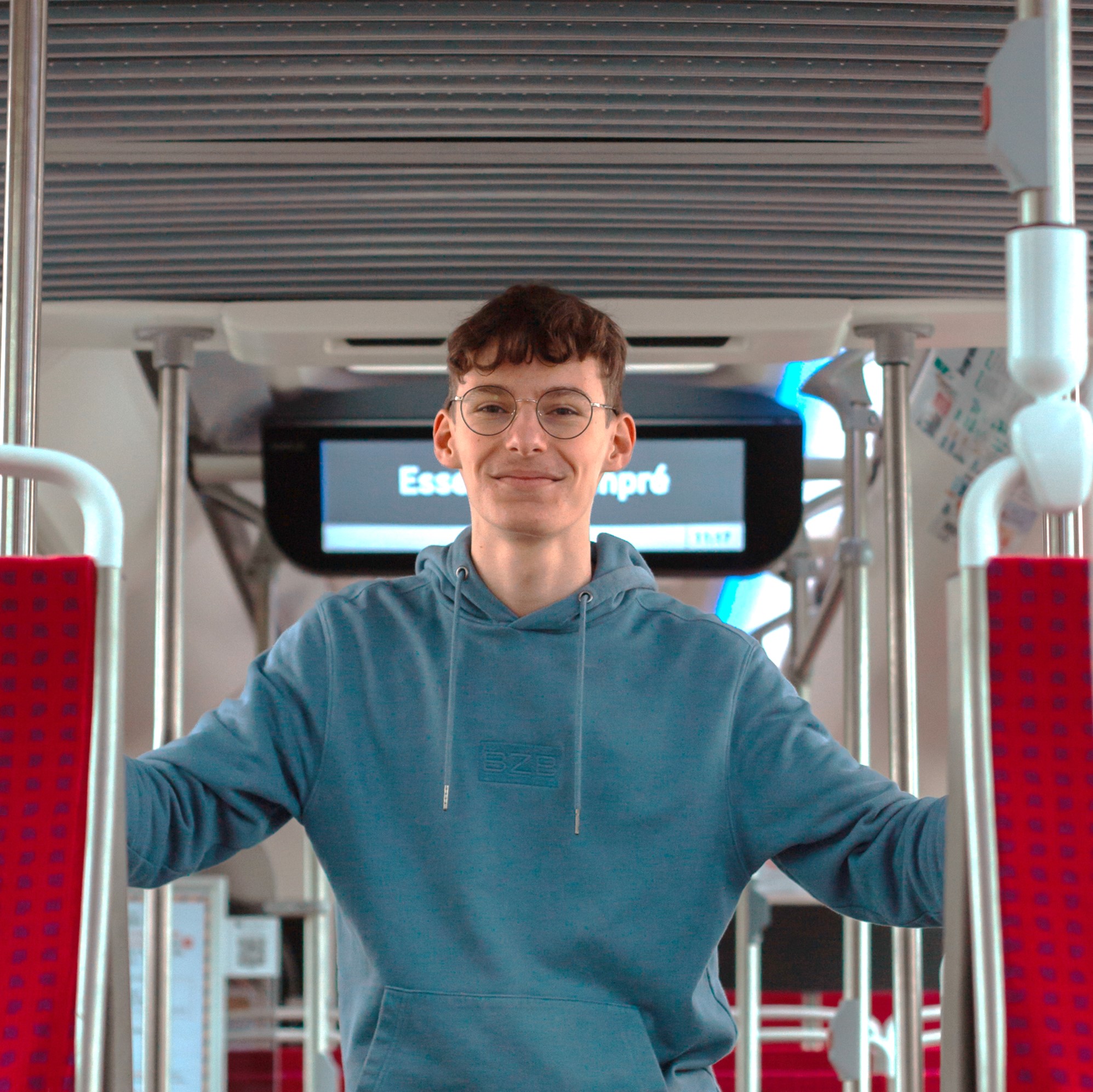 Portrait de Simon, fan des transports en commun